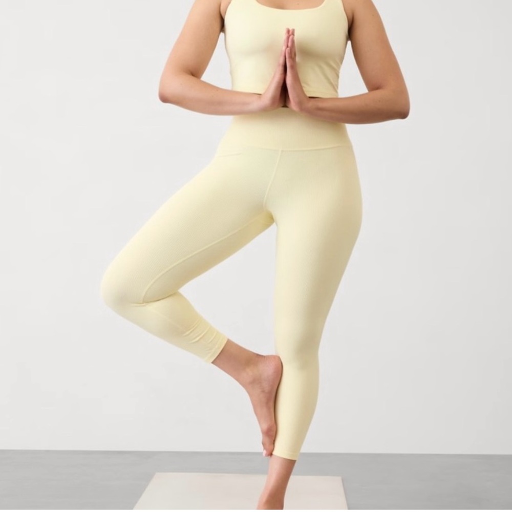 Athleta Transcend Rib 7/8 Tight in Pale Yellow Size L. NWT